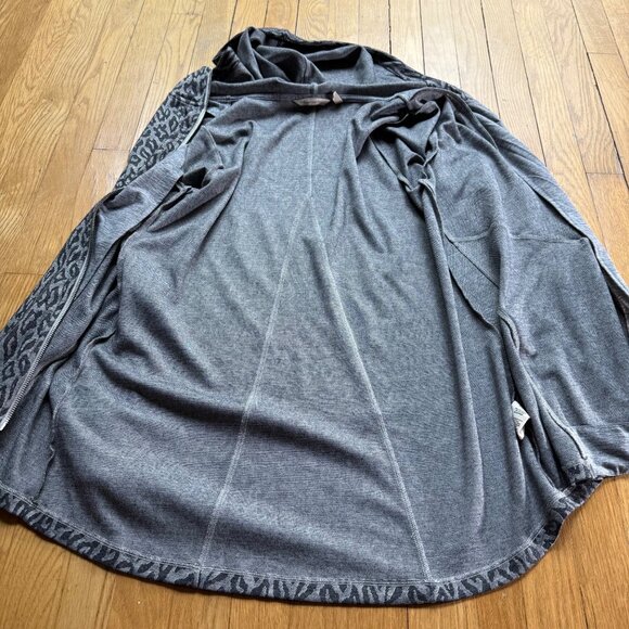 Soft Surroundings Size S Womens Gray Lyra Leopard Print Full Zip Hoodie - Picture 7 of 16